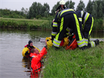 Oefening Brandweer Kollum en het ORT Oppervlakte Reddingsteam van Burgum